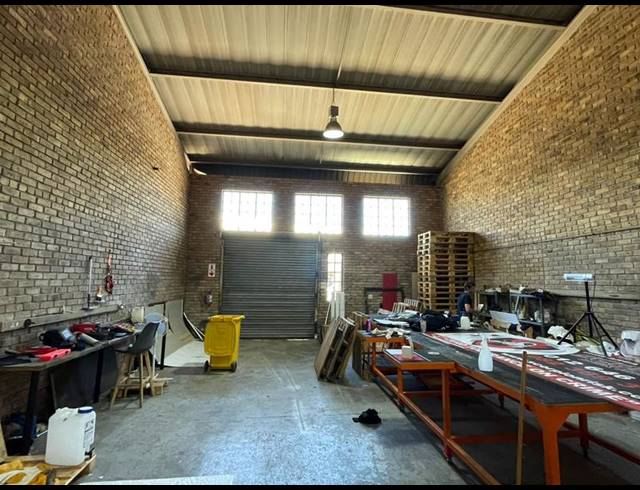 INDUSTRIAL PROPERTY TO RENT IN HENNOPSPARK